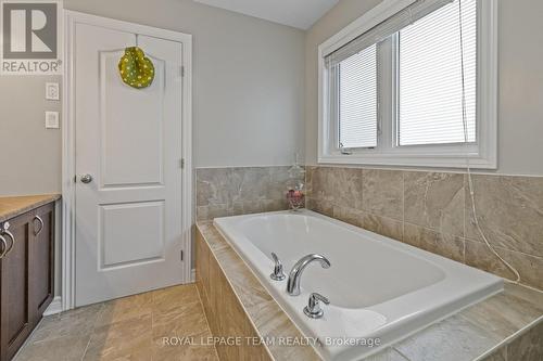 1134 Cobble Hill Drive, Ottawa, ON - Indoor Photo Showing Bathroom