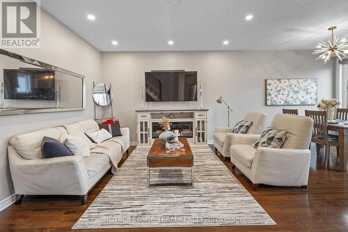 1134 Cobble Hill Drive, Ottawa, ON - Indoor Photo Showing Living Room