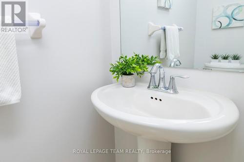 2557 Longfields Drive, Ottawa, ON - Indoor Photo Showing Bathroom