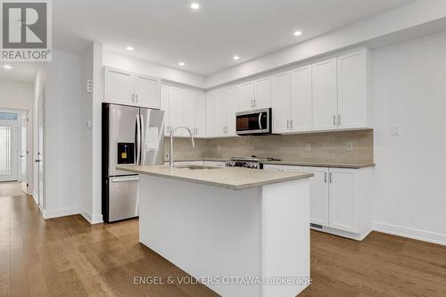 803 Anciano Crescent, Ottawa, ON - Indoor Photo Showing Kitchen With Upgraded Kitchen