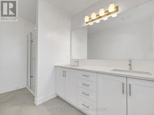 803 Anciano Crescent, Ottawa, ON - Indoor Photo Showing Bathroom