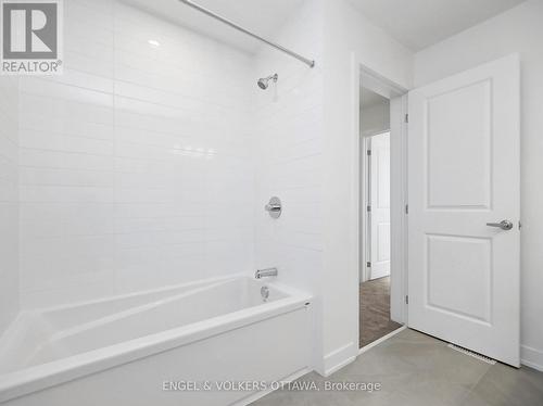 803 Anciano Crescent, Ottawa, ON - Indoor Photo Showing Bathroom