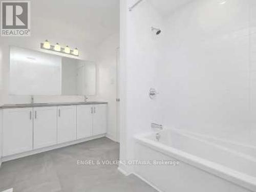 801 Anciano Crescent, Ottawa, ON - Indoor Photo Showing Bathroom