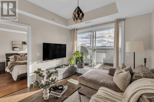 413 - 2785 Baseline Road, Ottawa, ON - Indoor Photo Showing Living Room