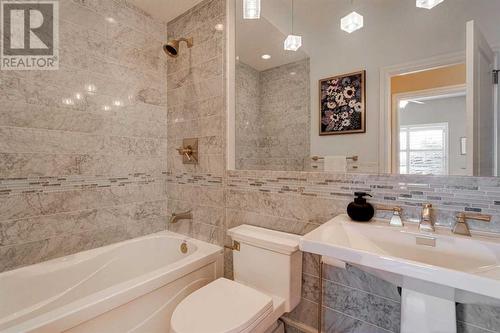 24 Schiller Crescent Nw, Calgary, AB - Indoor Photo Showing Bathroom