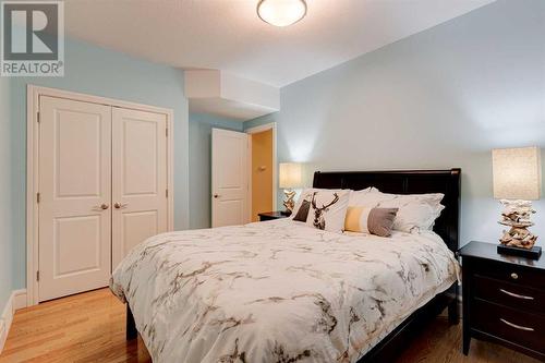 24 Schiller Crescent Nw, Calgary, AB - Indoor Photo Showing Bedroom