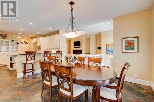 24 Schiller Crescent Nw, Calgary, AB - Indoor Photo Showing Dining Room