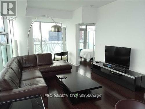 4708 - 14 York Street, Toronto, ON - Indoor Photo Showing Living Room