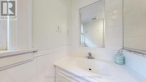 139 Hillhurst Boulevard, Toronto, ON - Indoor Photo Showing Bathroom