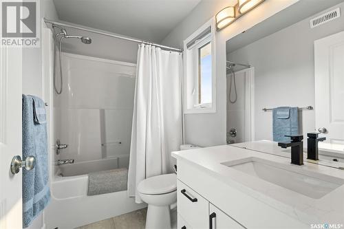 722 Brookhurst Lane, Saskatoon, SK - Indoor Photo Showing Bathroom