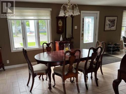 77 Dominion Avenue, Kapuskasing, ON - Indoor Photo Showing Dining Room