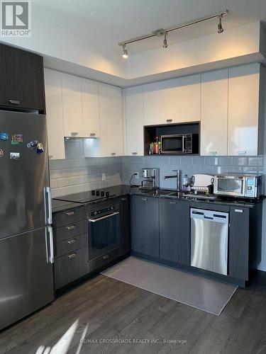 3024 - 275 Village Green Square, Toronto, ON - Indoor Photo Showing Kitchen With Double Sink