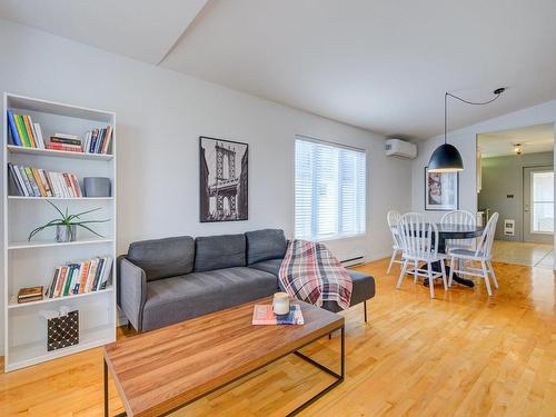 Salon - 88  - 90 Rue Jean-Talon, Saint-Jean-Sur-Richelieu, QC - Indoor Photo Showing Living Room