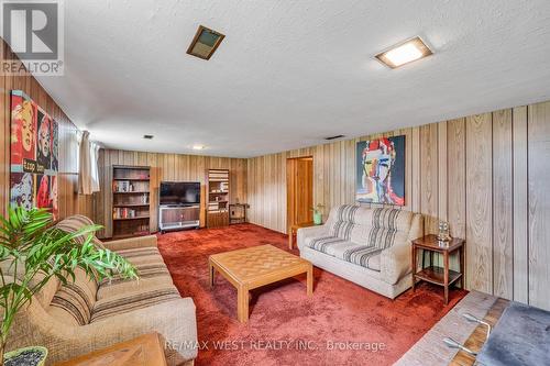 5 Picton Crescent, Toronto, ON - Indoor Photo Showing Living Room