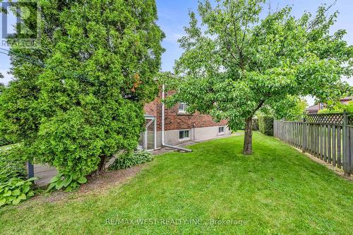 5 Picton Crescent, Toronto, ON - Outdoor