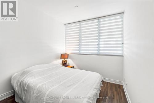 Th 102 - 9618 Yonge Street, Richmond Hill, ON - Indoor Photo Showing Bedroom