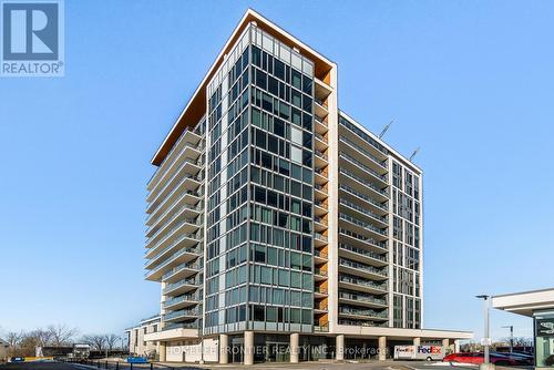 Th 102 - 9618 Yonge Street, Richmond Hill, ON - Outdoor