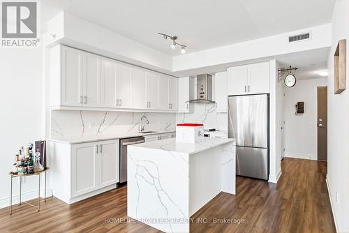 Th 102 - 9618 Yonge Street, Richmond Hill, ON - Indoor Photo Showing Kitchen With Stainless Steel Kitchen