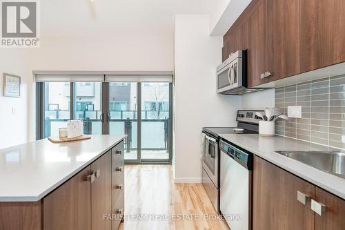 22 - 369 Essa Road, Barrie, ON - Indoor Photo Showing Kitchen