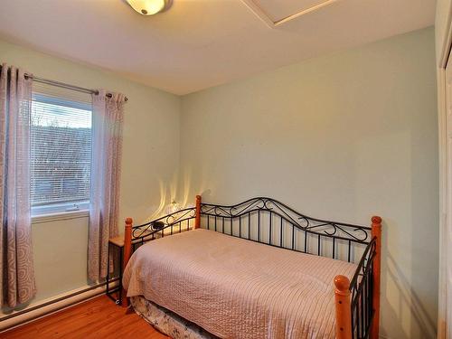 Chambre Ã Â coucher - 50 Rue Girard, La Malbaie, QC - Indoor Photo Showing Bedroom