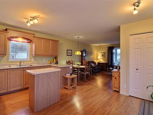 Kitchen - 50 Rue Girard, La Malbaie, QC - Indoor Photo Showing Kitchen With Double Sink