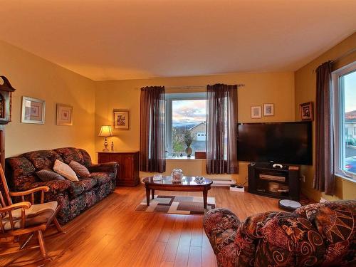 Salon - 50 Rue Girard, La Malbaie, QC - Indoor Photo Showing Living Room