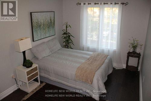 4617 Simmons Road E, Burlington, ON - Indoor Photo Showing Bedroom