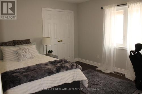 4617 Simmons Road E, Burlington, ON - Indoor Photo Showing Bedroom