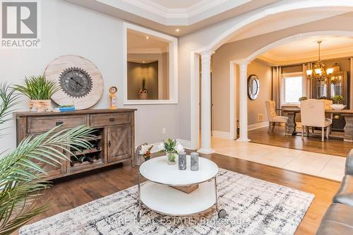 390 Barber Drive, Halton Hills, ON - Indoor Photo Showing Living Room