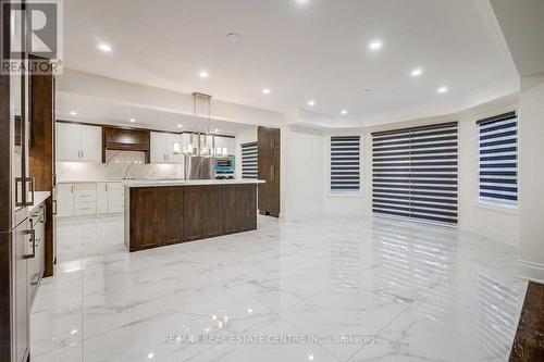 1436 Stonecutter Drive, Oakville, ON - Indoor Photo Showing Kitchen