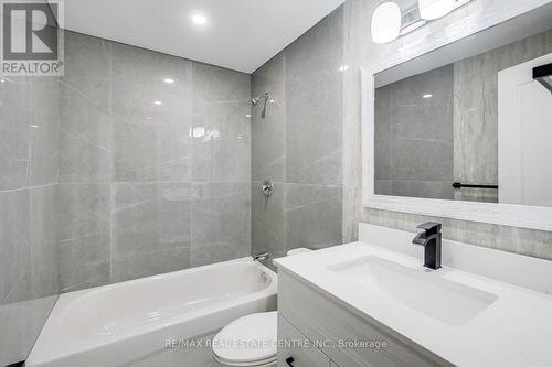 1436 Stonecutter Drive, Oakville, ON - Indoor Photo Showing Bathroom