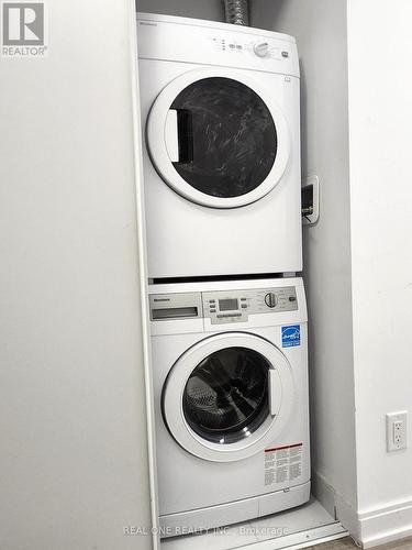 1902 - 42 Charles Street E, Toronto, ON - Indoor Photo Showing Laundry Room