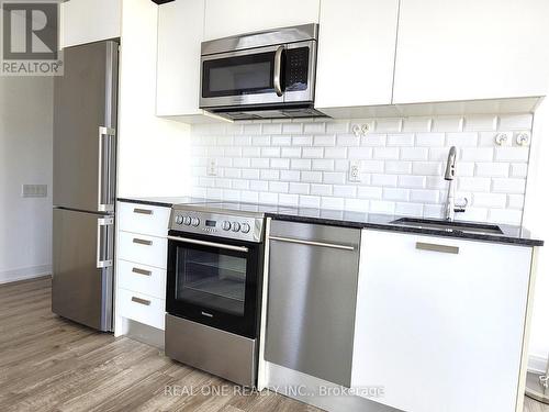 1902 - 42 Charles Street E, Toronto, ON - Indoor Photo Showing Kitchen With Stainless Steel Kitchen With Upgraded Kitchen