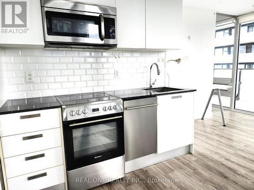 1902 - 42 Charles Street E, Toronto, ON - Indoor Photo Showing Kitchen With Stainless Steel Kitchen With Upgraded Kitchen