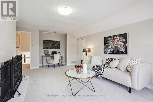 29 Tompkins Lane, Ajax, ON - Indoor Photo Showing Living Room