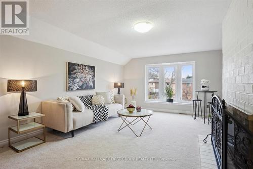 29 Tompkins Lane, Ajax, ON - Indoor Photo Showing Living Room