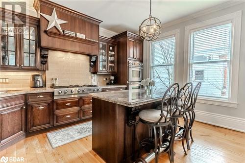 72 High Street, Barrie, ON - Indoor Photo Showing Kitchen With Upgraded Kitchen