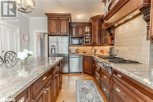 72 High Street, Barrie, ON - Indoor Photo Showing Kitchen With Upgraded Kitchen