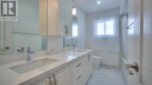 188 Hilltop Drive, East Gwillimbury, ON - Indoor Photo Showing Bathroom