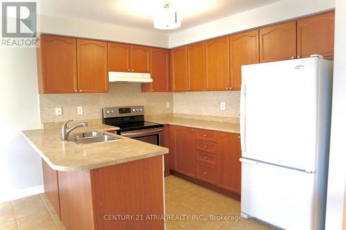 273 Conover Avenue, Aurora, ON - Indoor Photo Showing Kitchen With Double Sink