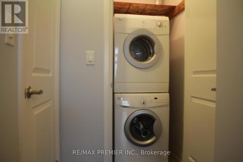 614 - 24 Woodstream Boulevard, Vaughan, ON - Indoor Photo Showing Laundry Room