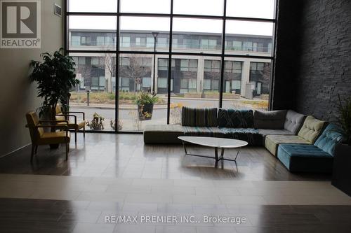 614 - 24 Woodstream Boulevard, Vaughan, ON - Indoor