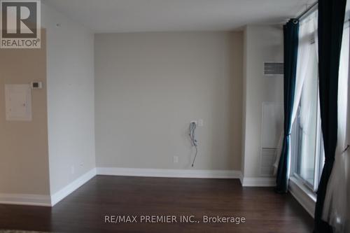 614 - 24 Woodstream Boulevard, Vaughan, ON - Indoor Photo Showing Other Room