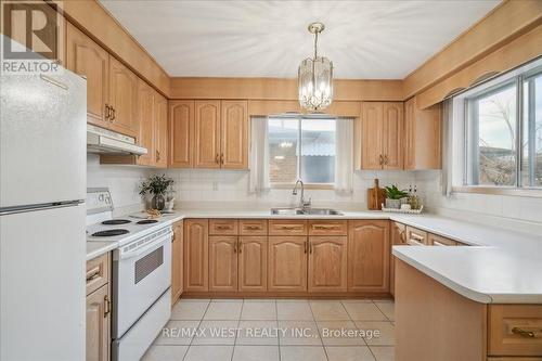 96 Harris Crescent, Vaughan, ON - Indoor Photo Showing Kitchen With Double Sink