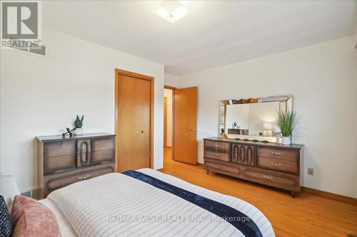 96 Harris Crescent, Vaughan, ON - Indoor Photo Showing Bedroom