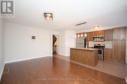 203 Orr Drive, Bradford West Gwillimbury, ON - Indoor Photo Showing Kitchen