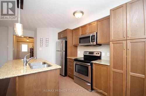 203 Orr Drive, Bradford West Gwillimbury, ON - Indoor Photo Showing Kitchen With Stainless Steel Kitchen With Double Sink