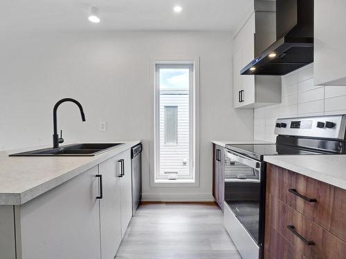 Kitchen - 1-145 Rue Brunet, Salaberry-De-Valleyfield, QC - Indoor Photo Showing Kitchen With Upgraded Kitchen