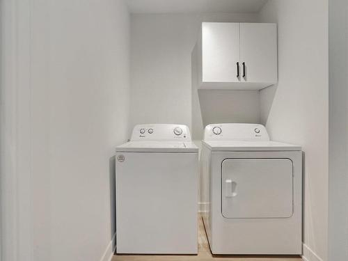 Laundry room - 1-145 Rue Brunet, Salaberry-De-Valleyfield, QC - Indoor Photo Showing Laundry Room