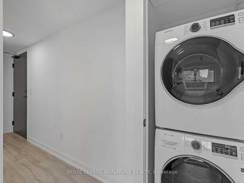 308-2 Augusta Ave, Toronto, ON - Indoor Photo Showing Laundry Room